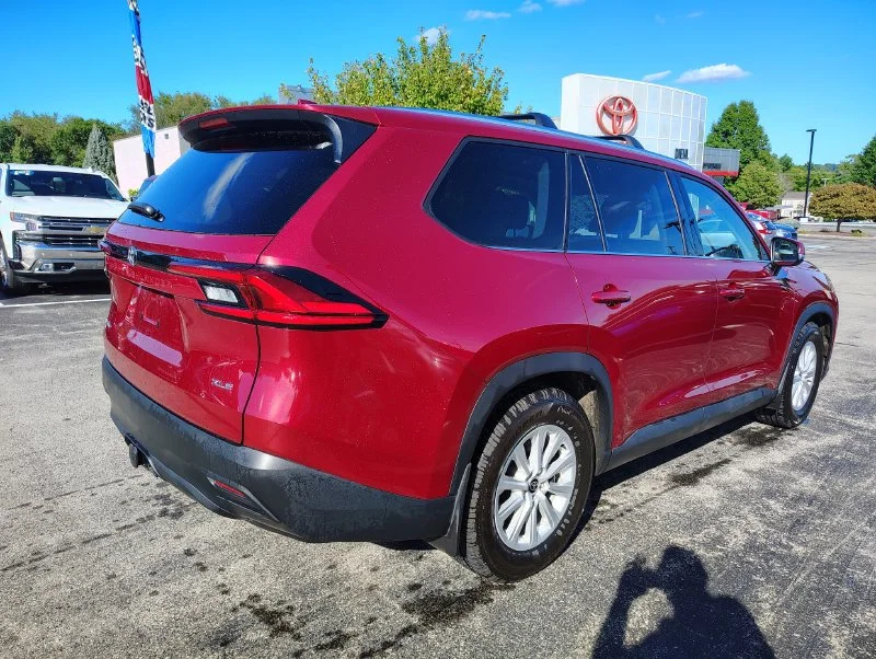 Used 2024 Red Toyota XLE image 4