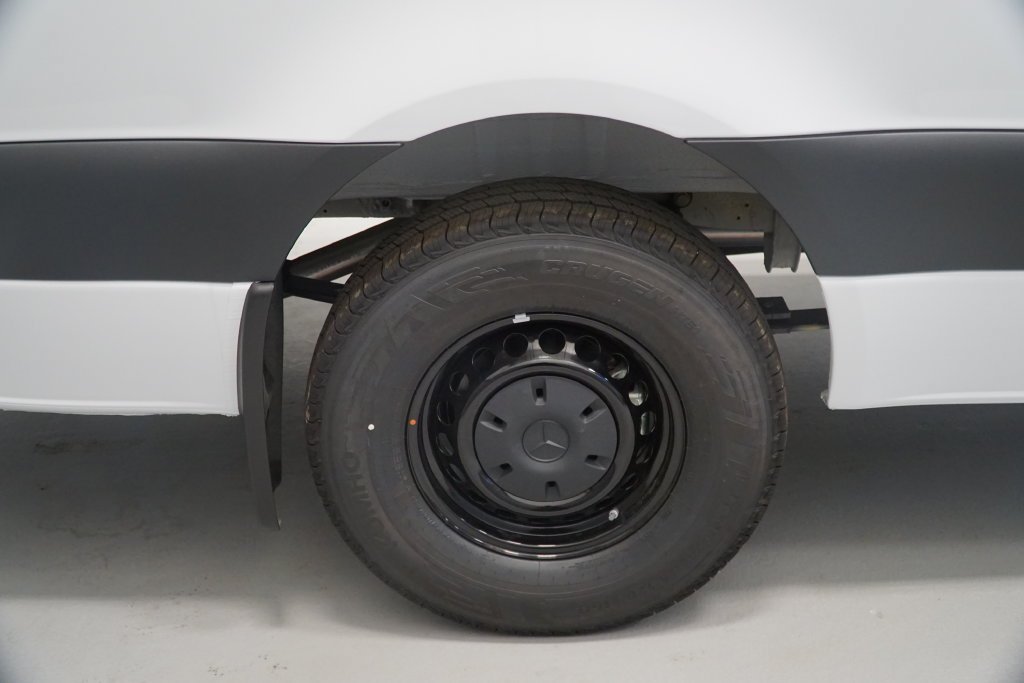 New 2026 Arctic White Mercedes-Benz Cargo 170 WB image 26