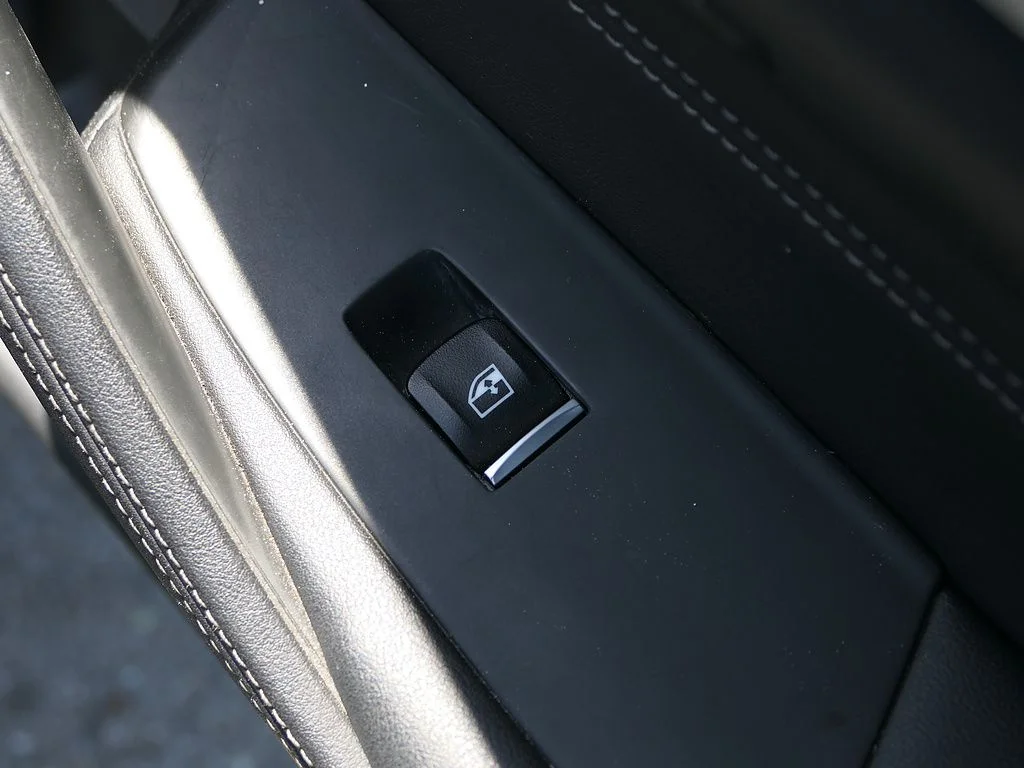 Used 2023 Carbon Black Metallic BMW M550i xDrive image 27