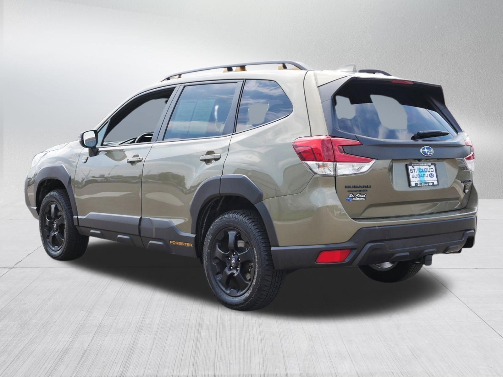Used 2022 Autumn Green Metallic Subaru Wilderness image 5