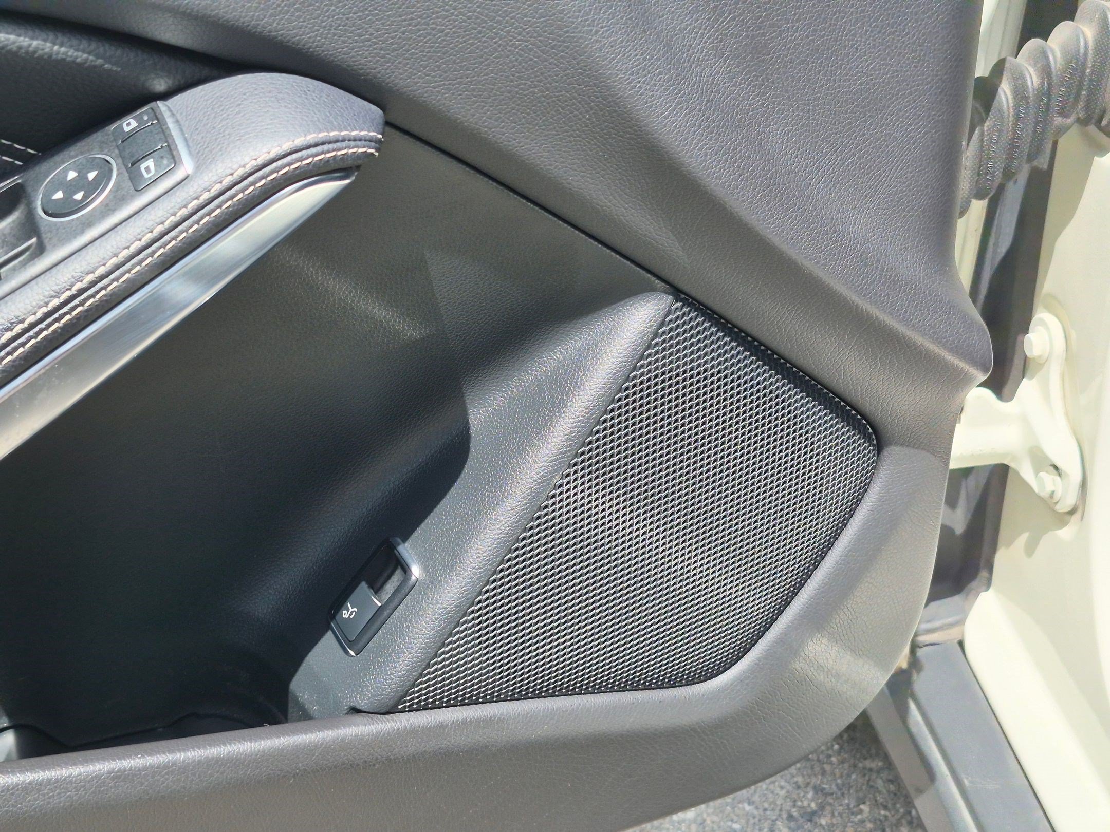 Used 2018 Cirrus White Mercedes-Benz GLA 250 image 13