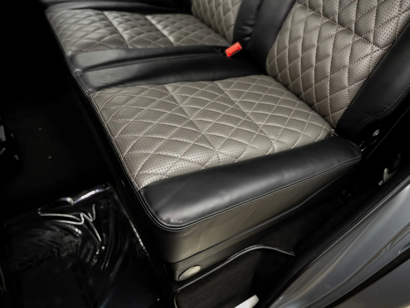 Used 2015 Silver Mercedes-Benz G 63 AMG® image 43