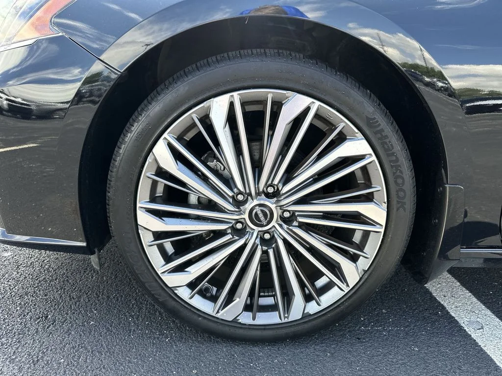 Used 2024 Black Nissan 2.5 SL image 16