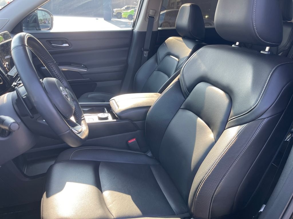 Used 2024 Black Nissan SL image 13