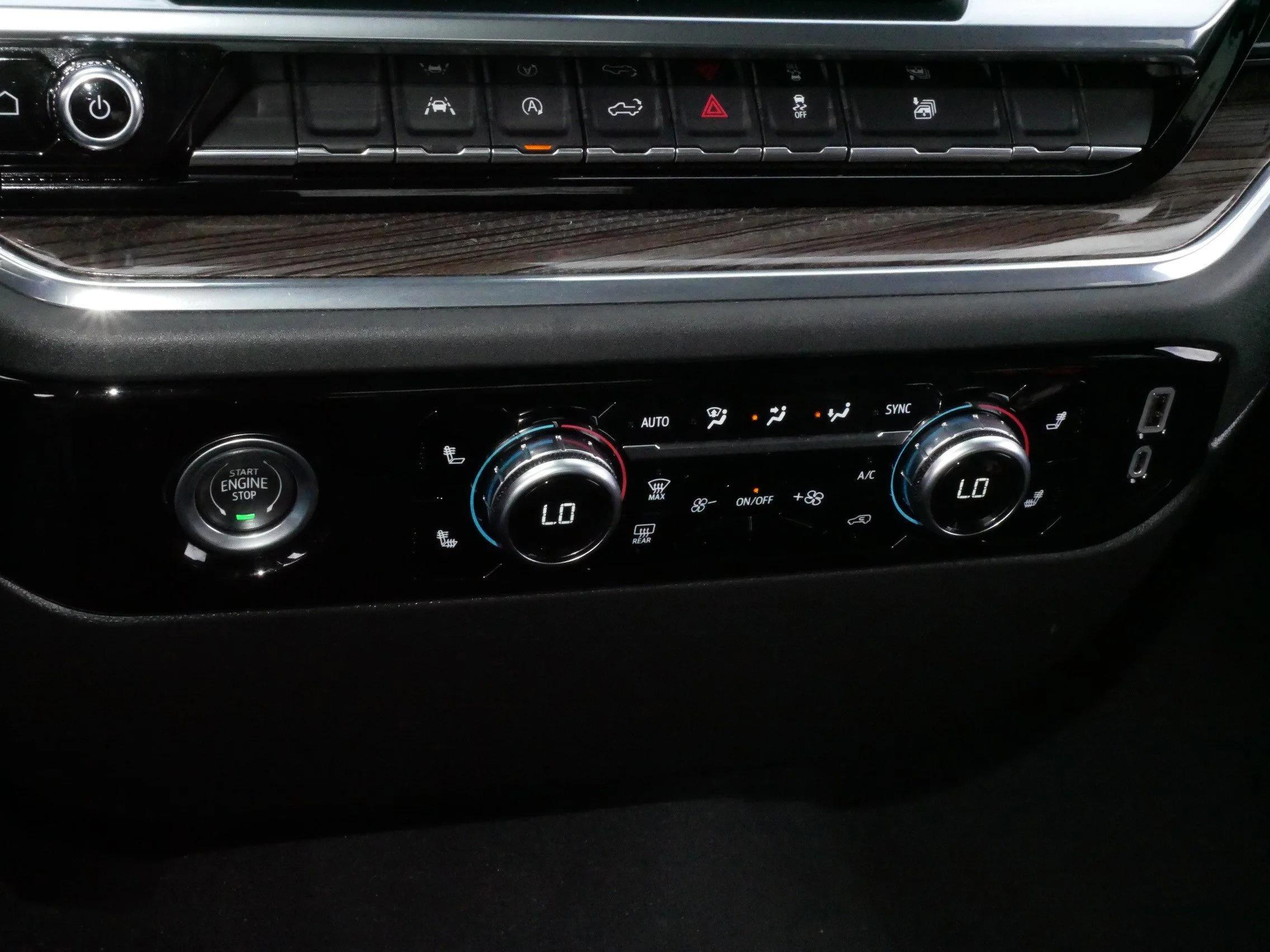 Used 2023 Onyx Black GMC Elevation image 23