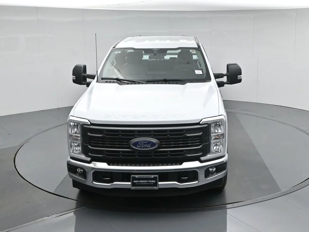 New 2026 Oxford White Ford XL image 35