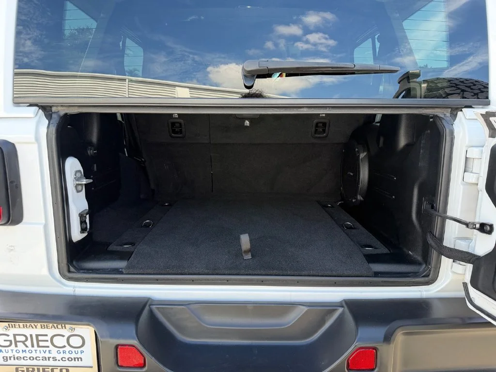 Used 2023 White Jeep Rubicon image 13