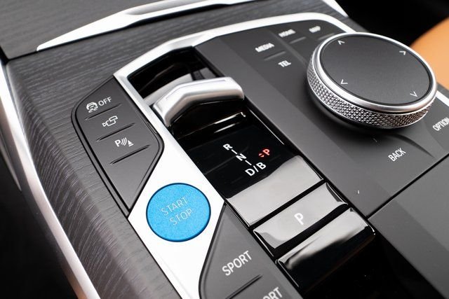 2025 BMW i4 40 - Photo 21