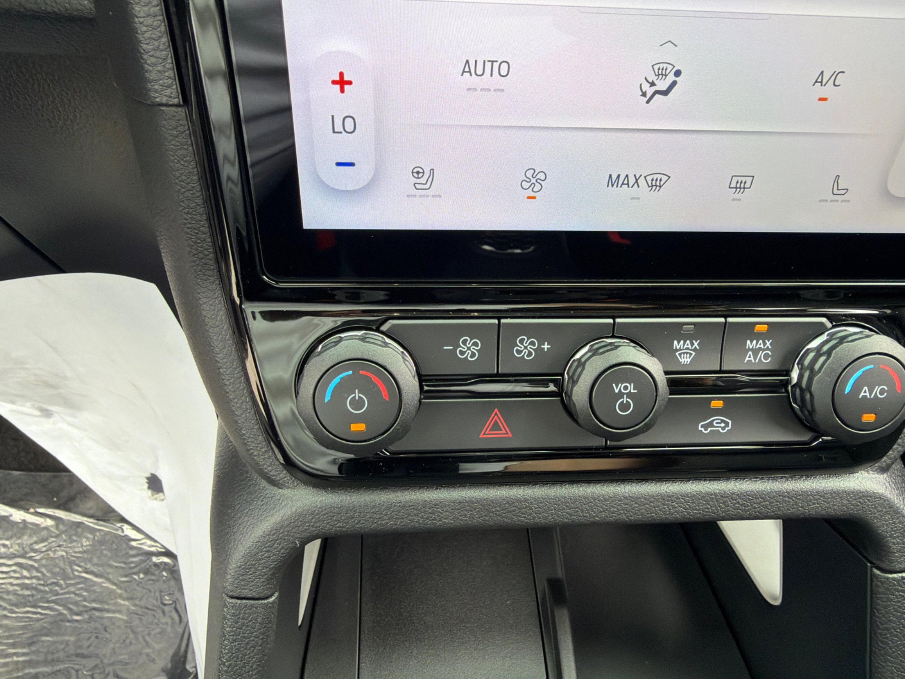 New 2026 Carbonized Gray Metallic Ford Lariat® image 26
