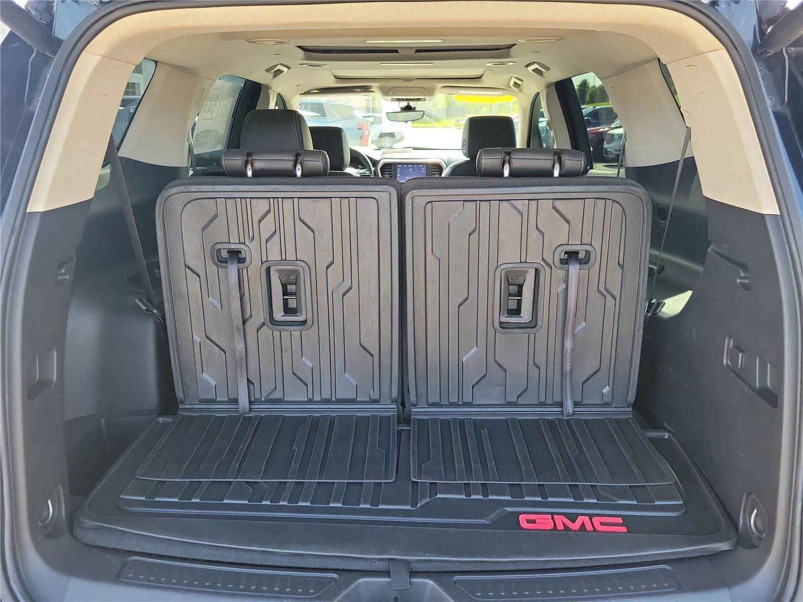 2023 GMC Acadia Denali - Photo 9