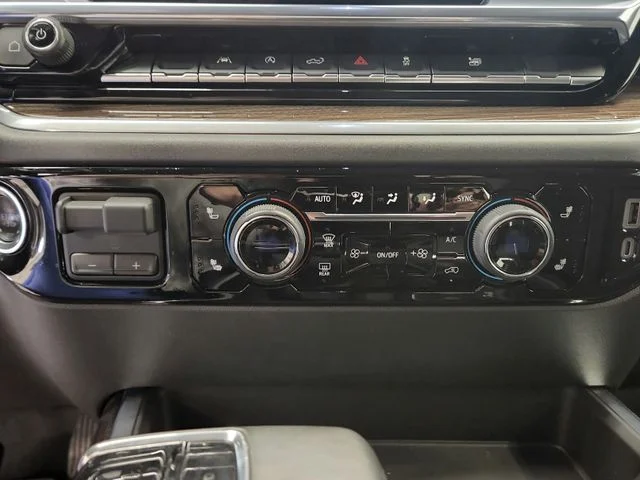 Used 2025 White Chevrolet RST image 25