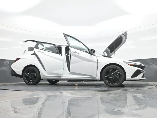 New 2026 White Hyundai SEL Sport image 31
