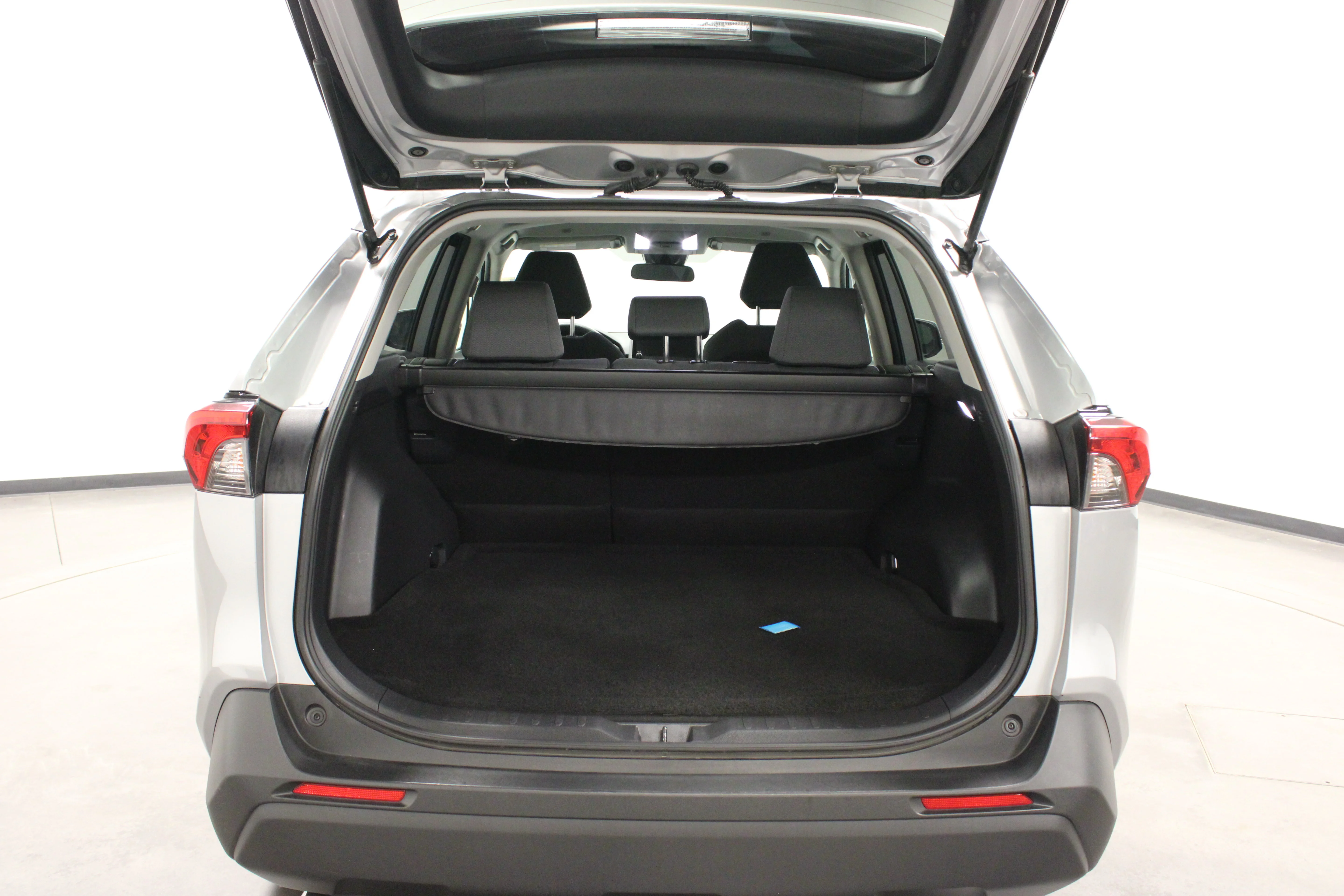 Used 2025 Silver Sky Metallic Toyota XLE image 12
