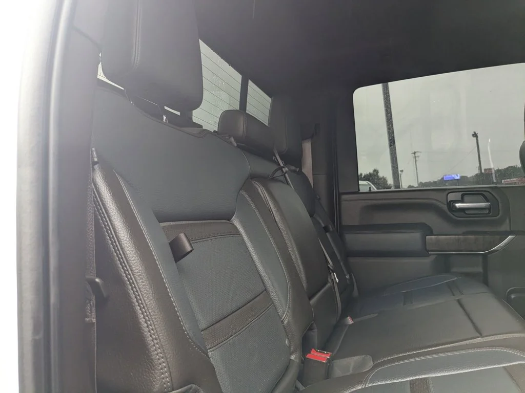 Used 2022 White Frost Tricoat GMC Denali image 26