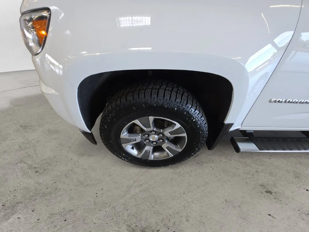 Used 2018 SUMMIT WHITE Chevrolet 4WD Z71 image 13
