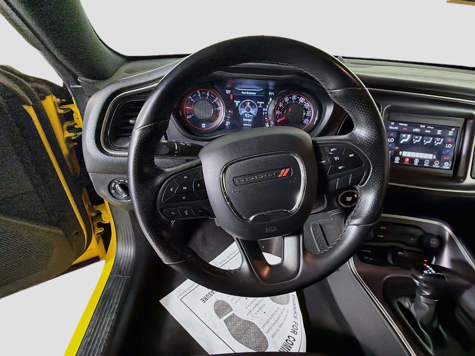 Used 2018 Pitch Black Clearcoat Dodge SXT image 11