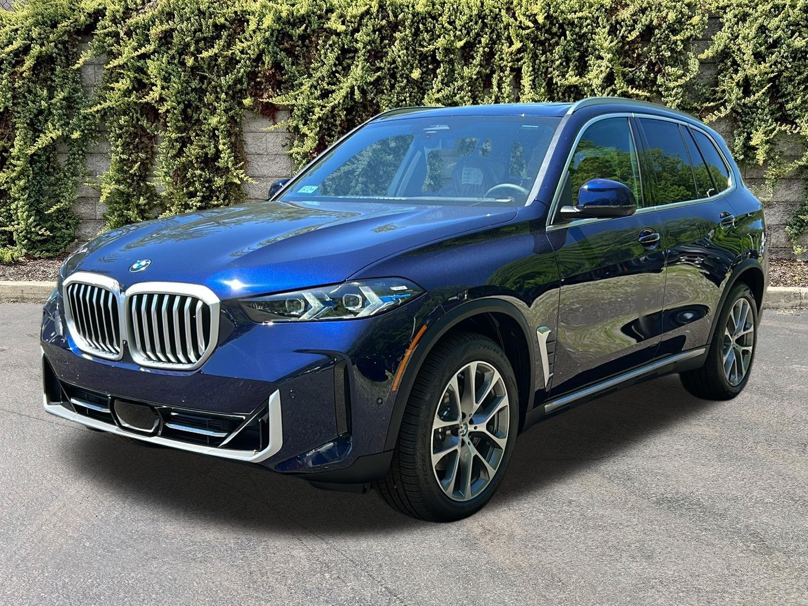 New 2026 Tanzanite Blue II Metallic BMW xDrive40i image 3