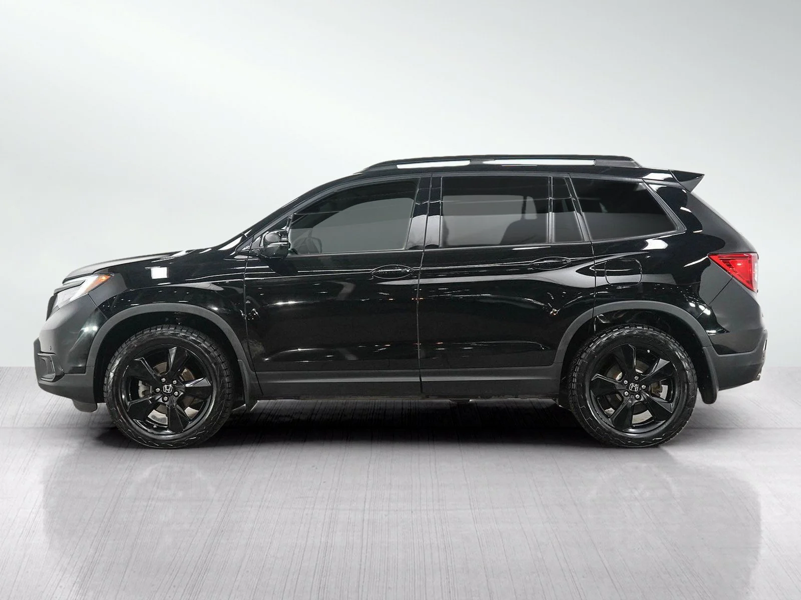 Used 2019 Honda Passport Touring with VIN 5FNYF8H91KB500577 for sale in Burnsville, Minnesota