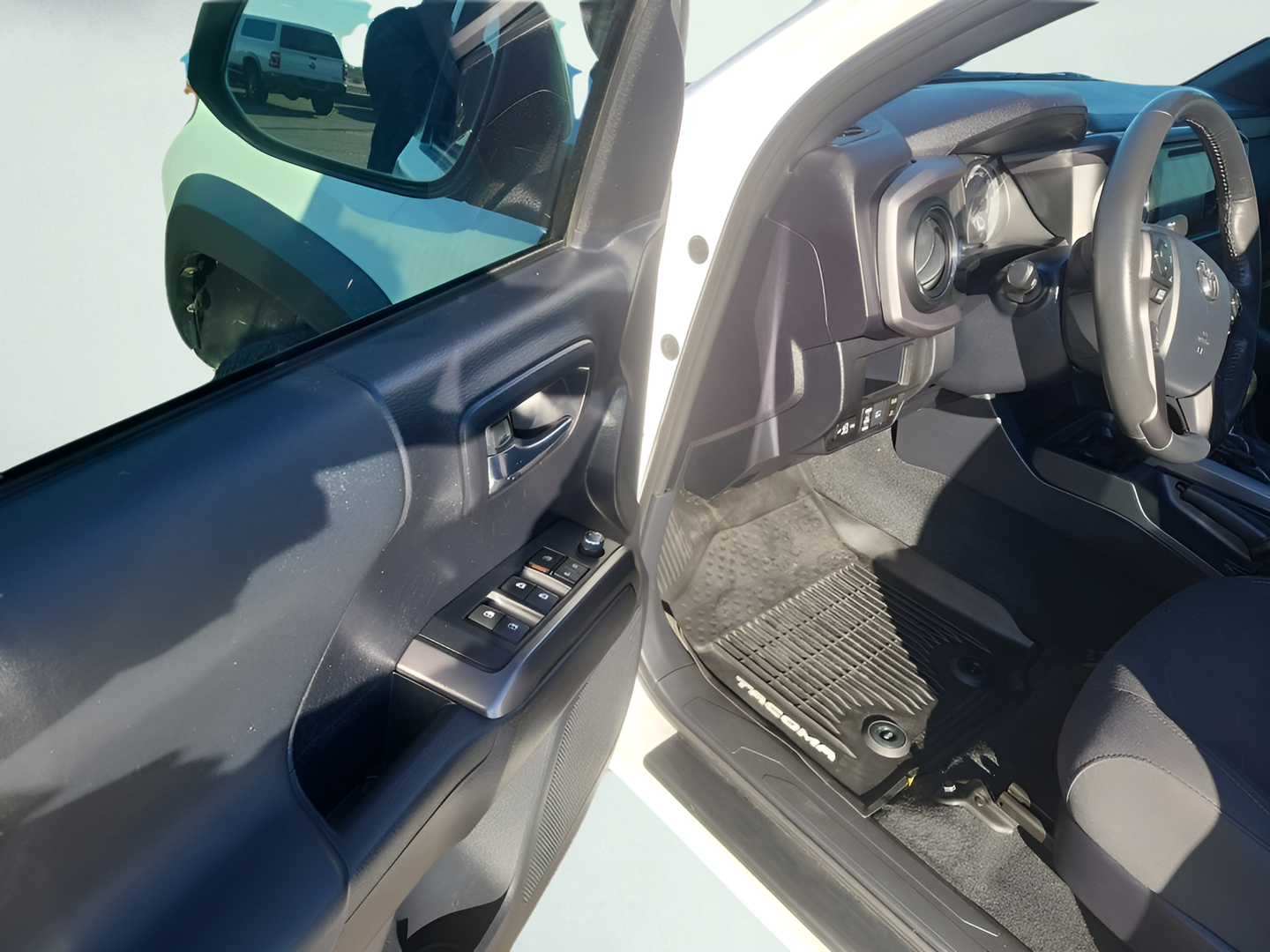 Used 2018 White Toyota TRD Off-Road image 11
