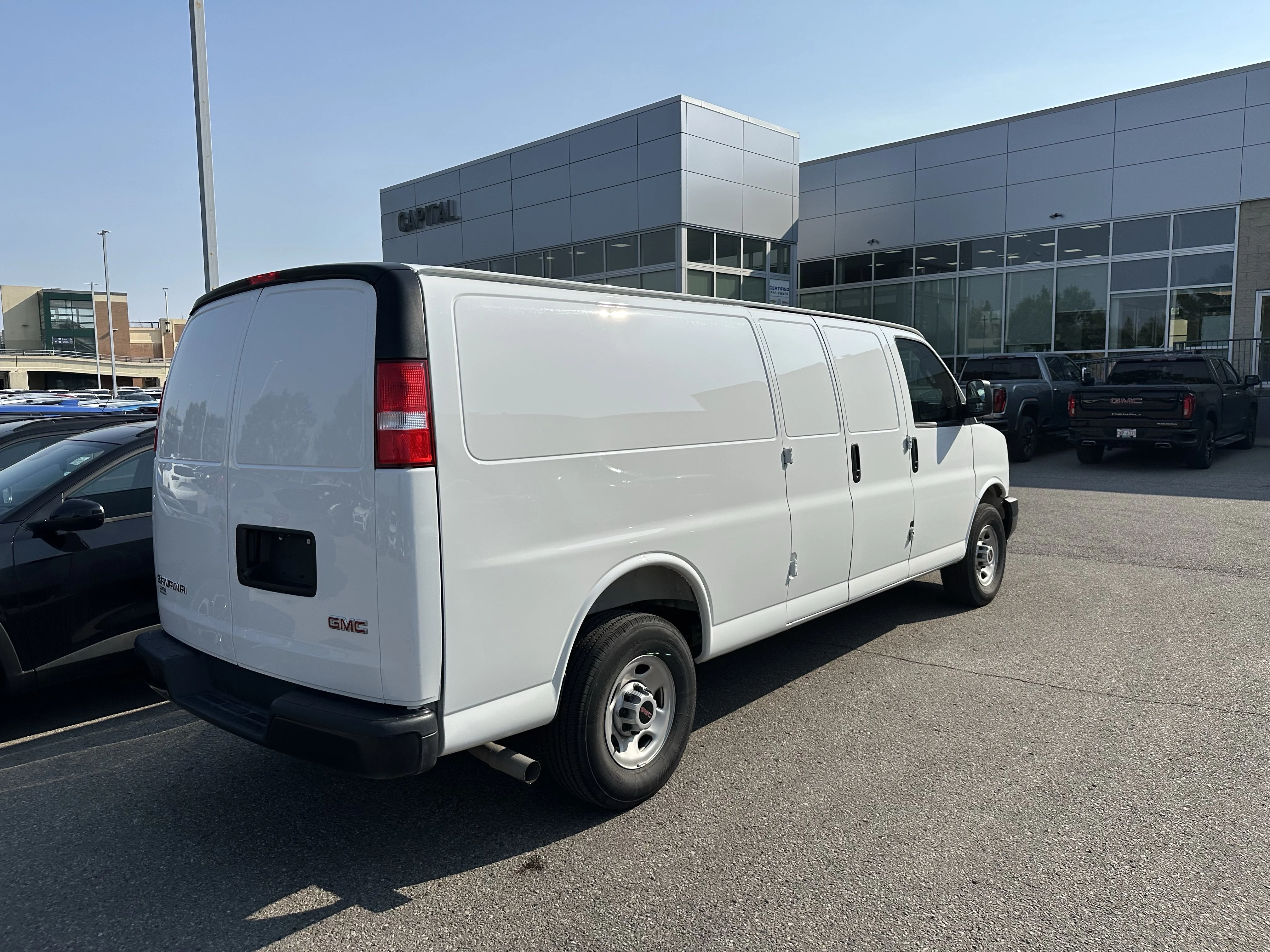 Certified Used 2025  GMC Work Van image 4