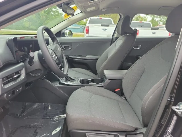Used 2025 Black Kia LXS image 17
