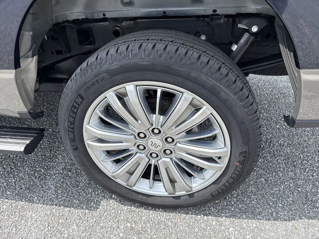 Used 2025 Blue Ford King Ranch image 18