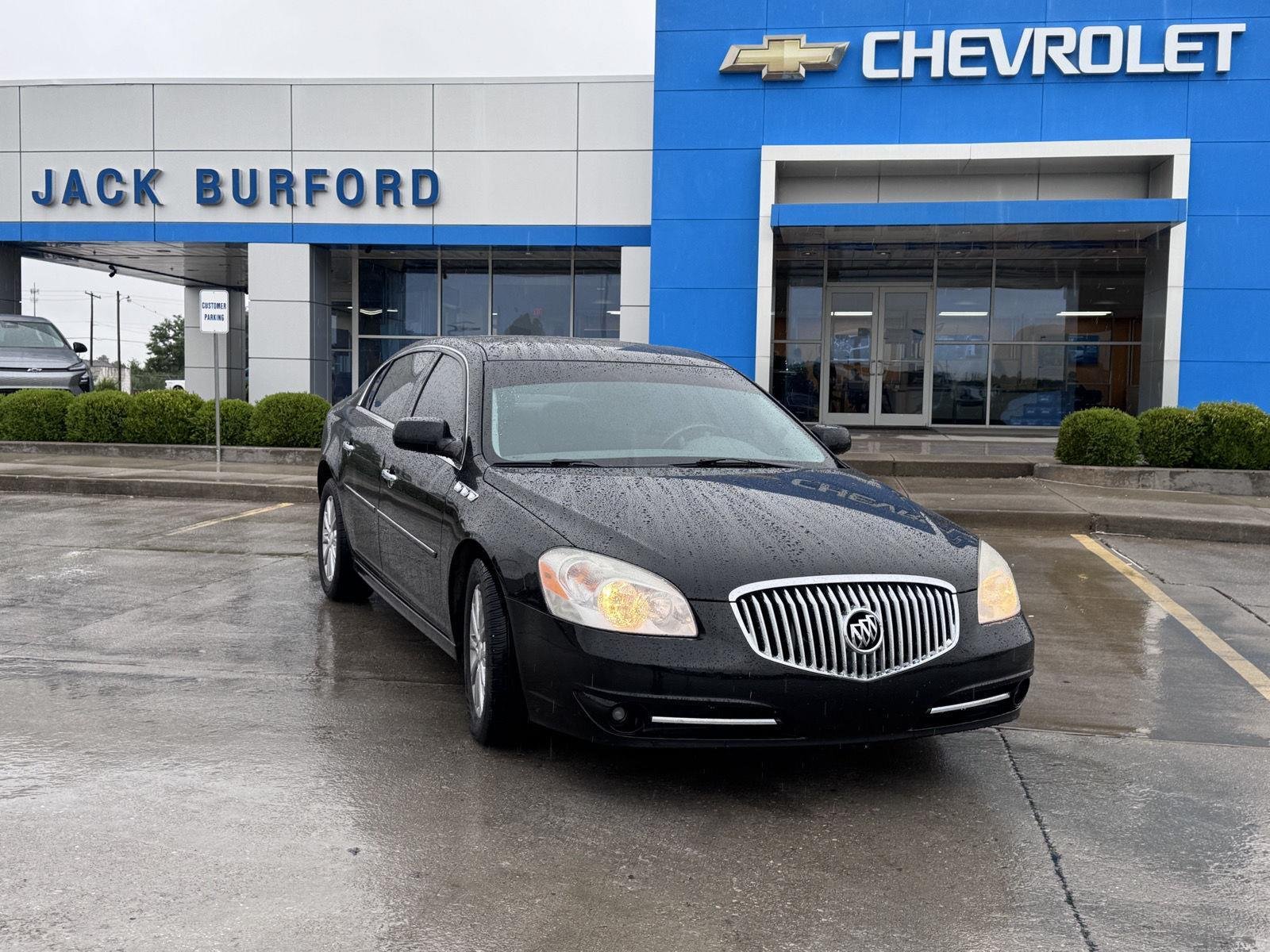 2011 Buick Lucerne CX's photo