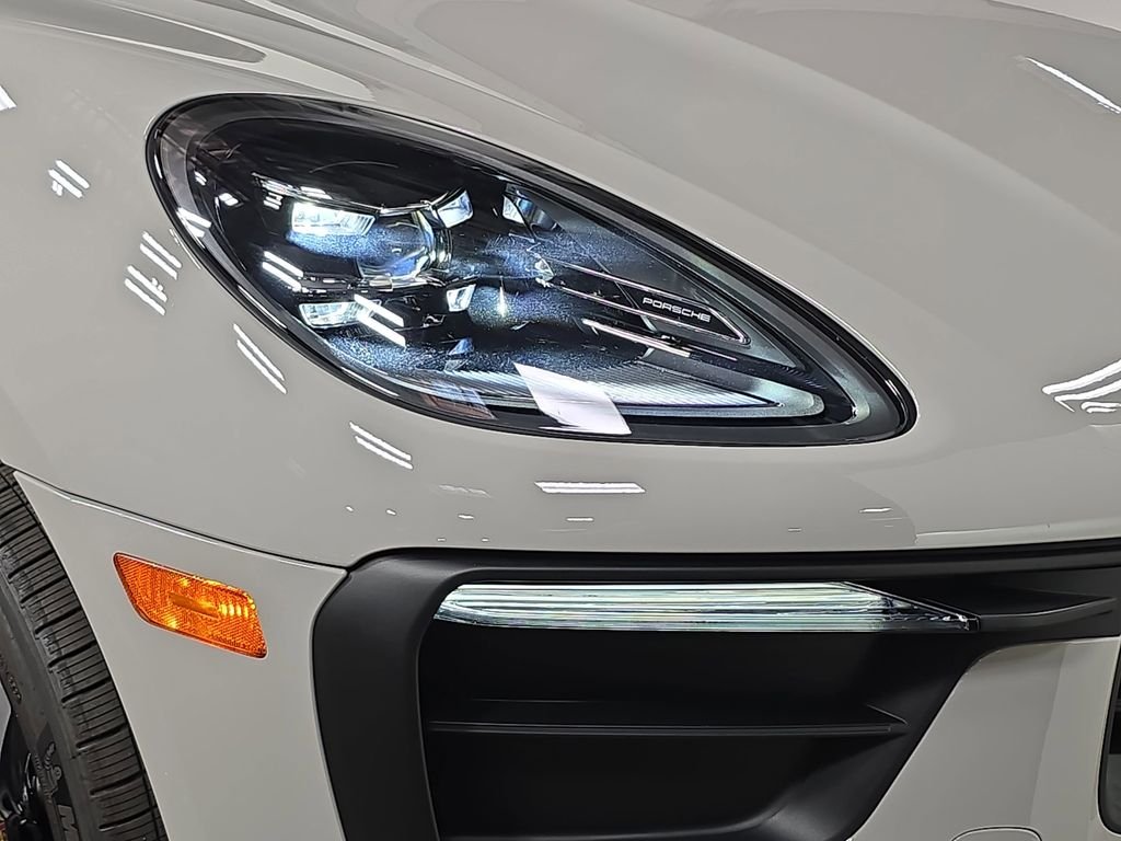 New 2026 Chalk Porsche  image 12