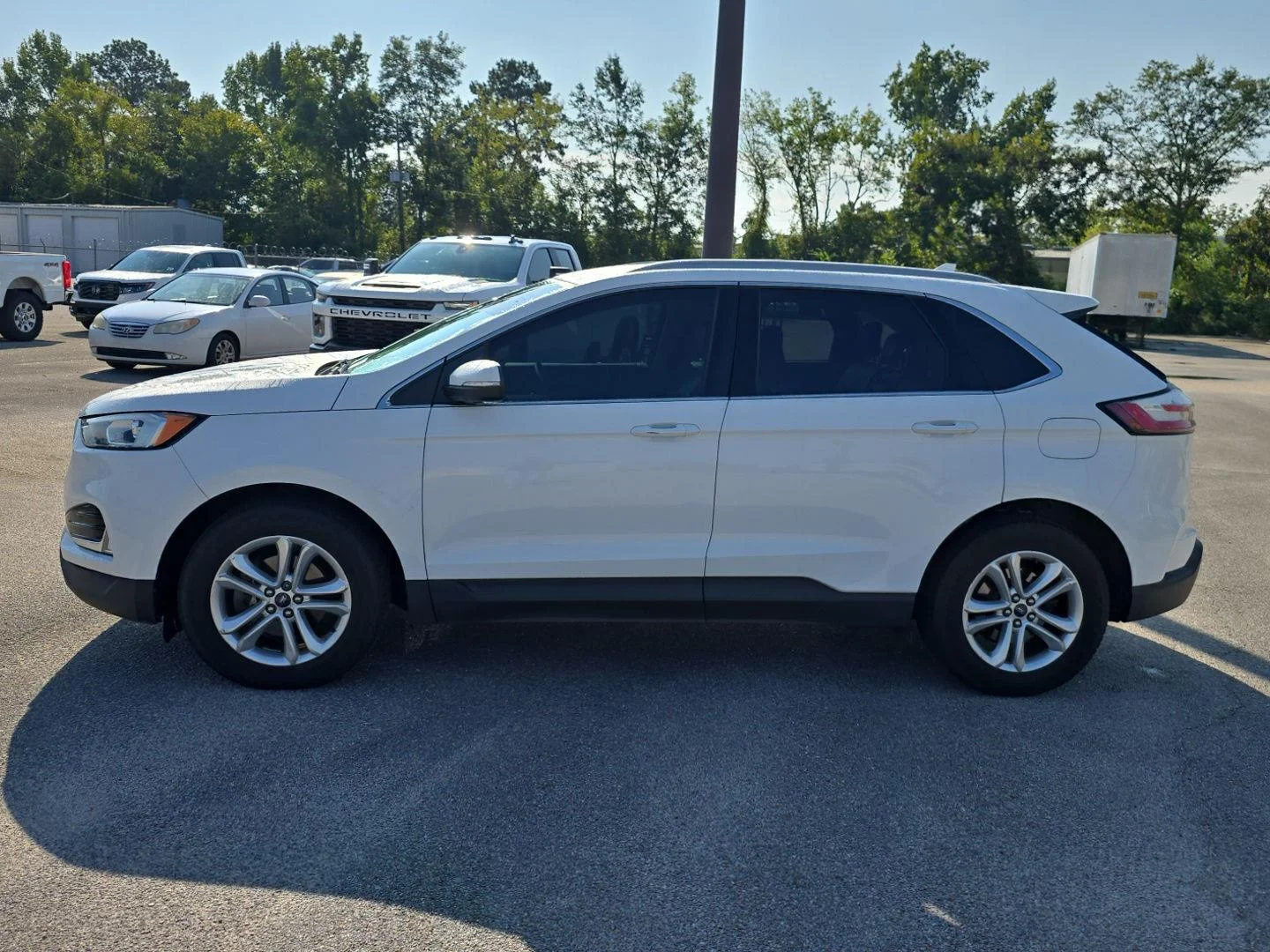 Used 2020 Oxford White Ford SEL image 8