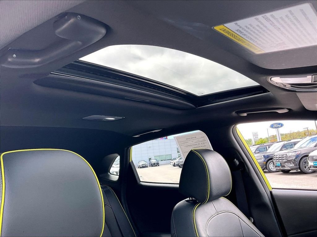 Used 2020 Lime Twist Hyundai Ultimate image 21