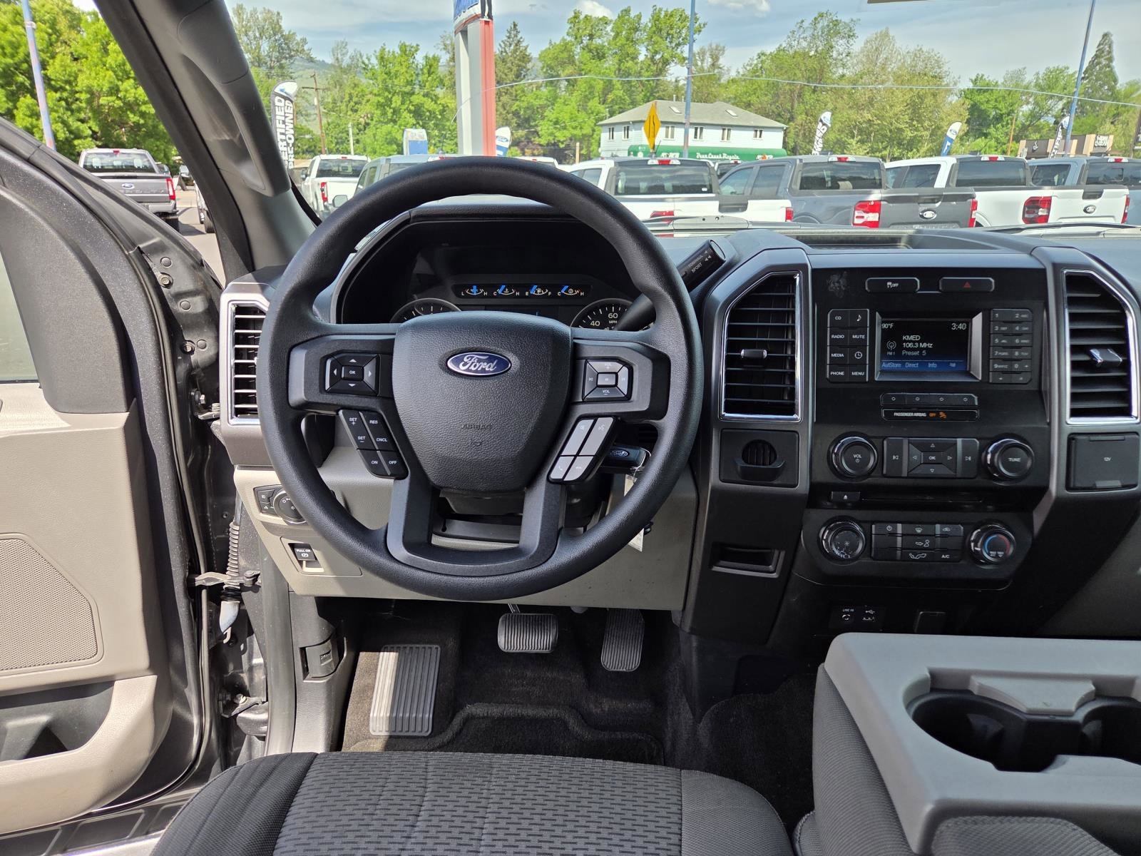 Used 2015  Ford  image 16