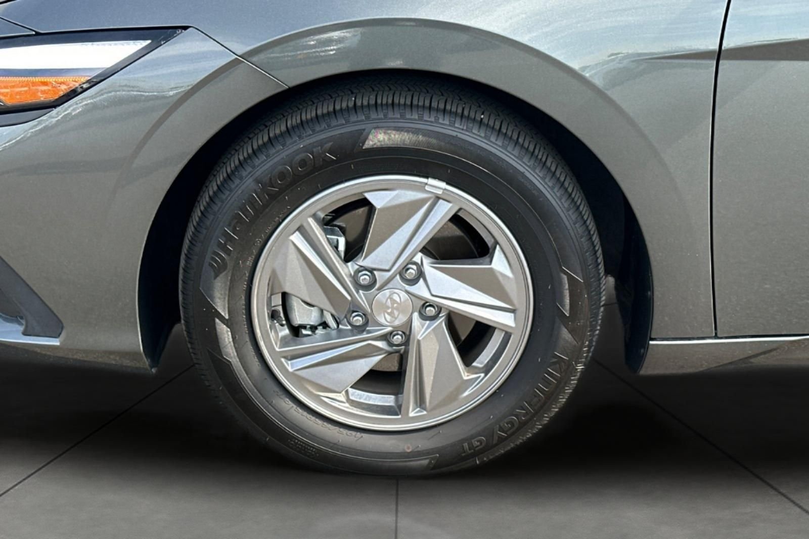 Certified Used 2025 Gray Hyundai SE image 28
