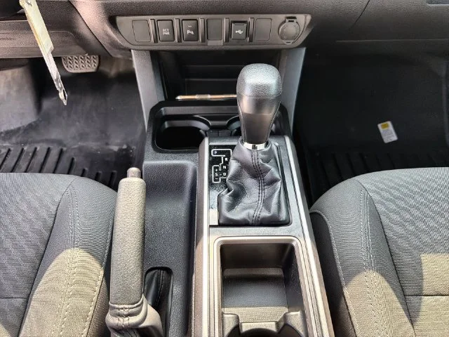 Used 2020 White Toyota SR5 image 20