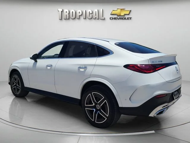 Used 2025 White Mercedes-Benz GLC 300 image 3