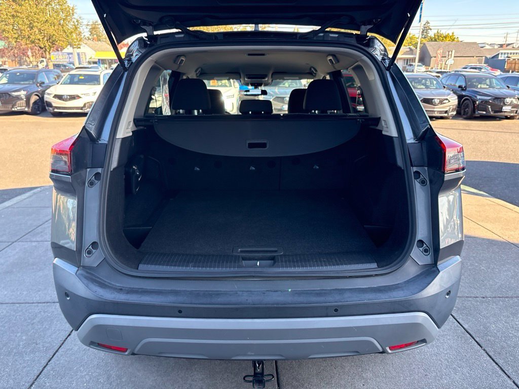 Used 2022 Gray Nissan SV image 30