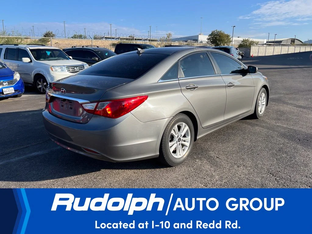 Used 2013 Gray Hyundai GLS image 5