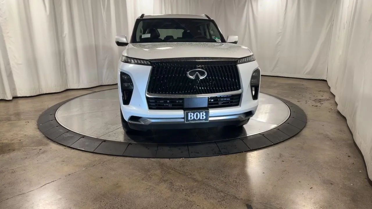 2025 INFINITI QX80 Sensory 4WD - Photo 5