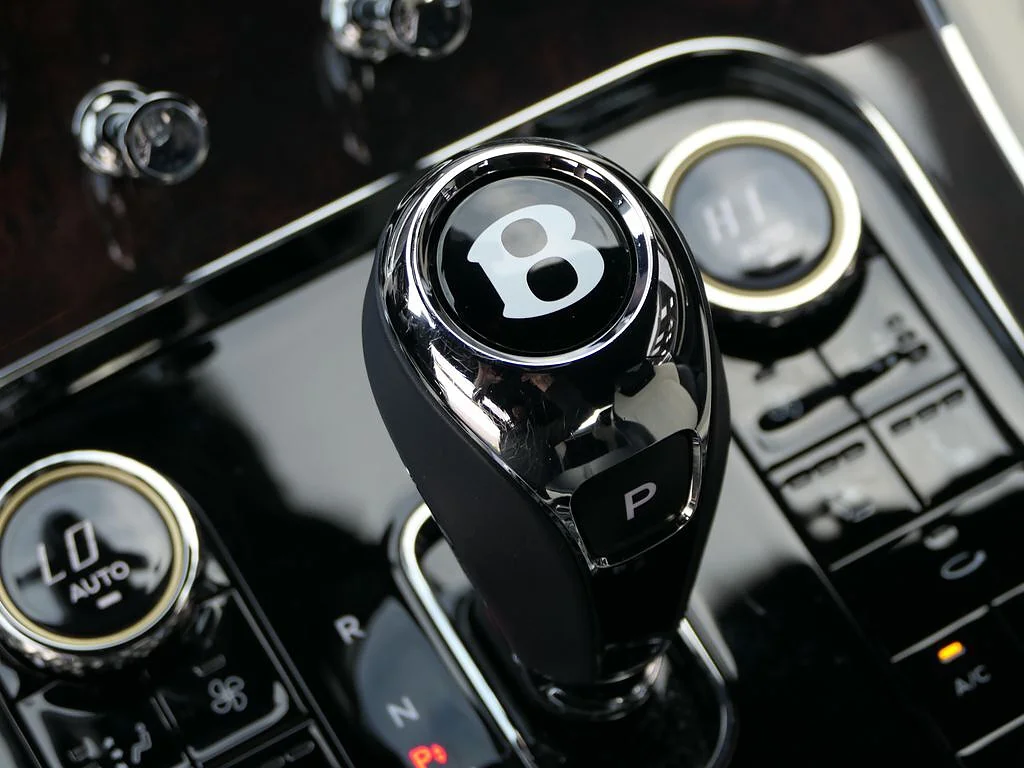 Used 2023 WHITE Bentley GT V8 image 23