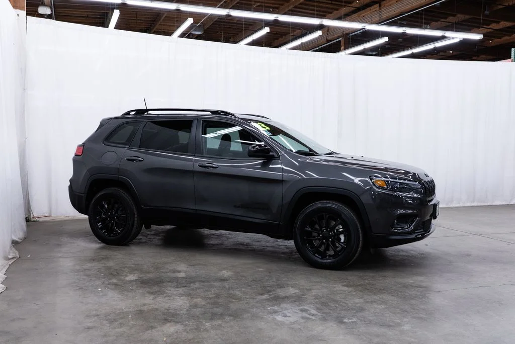 2023 Jeep Cherokee Altitude Lux 4X4's photo