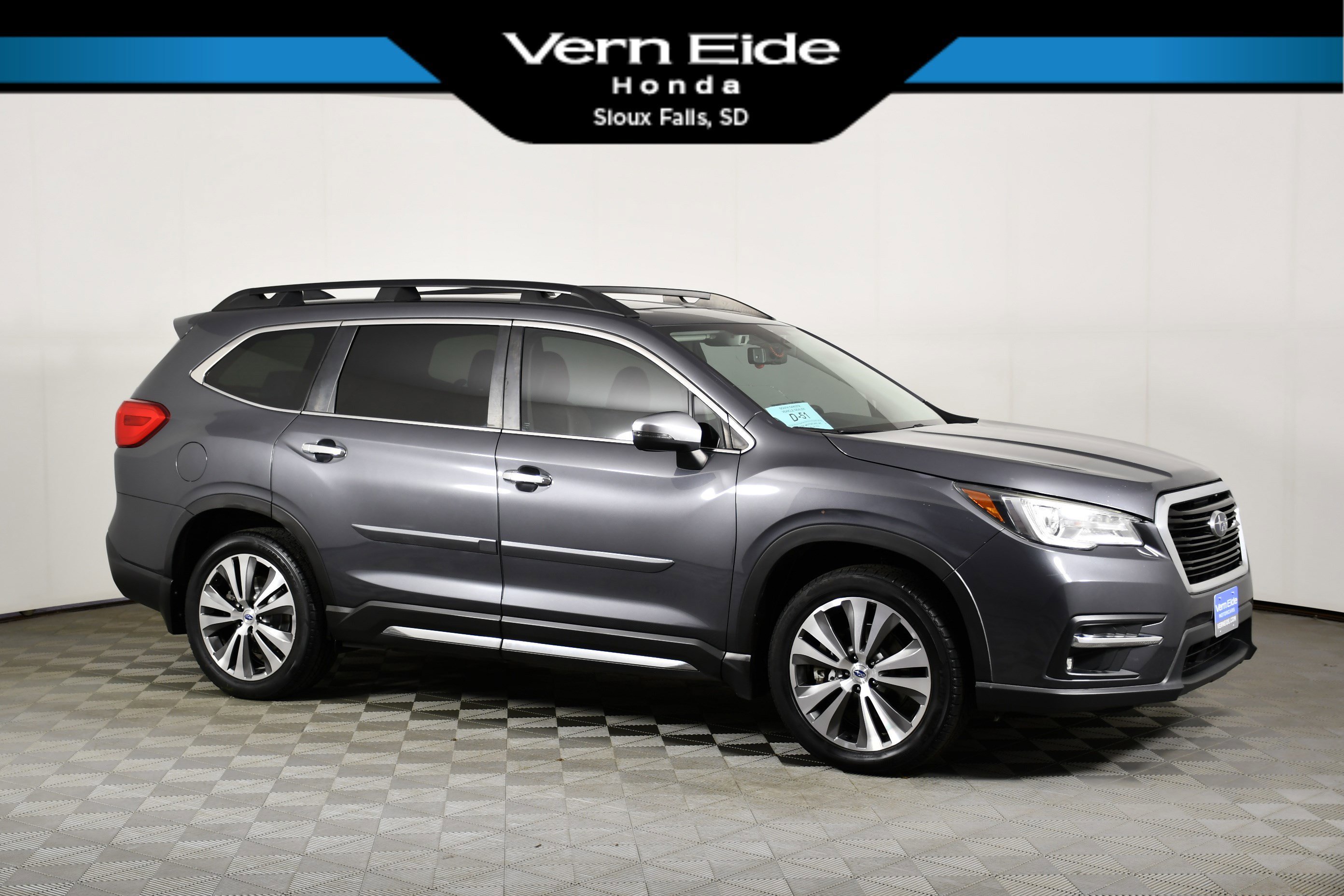 2019 Subaru Ascent Touring's photo