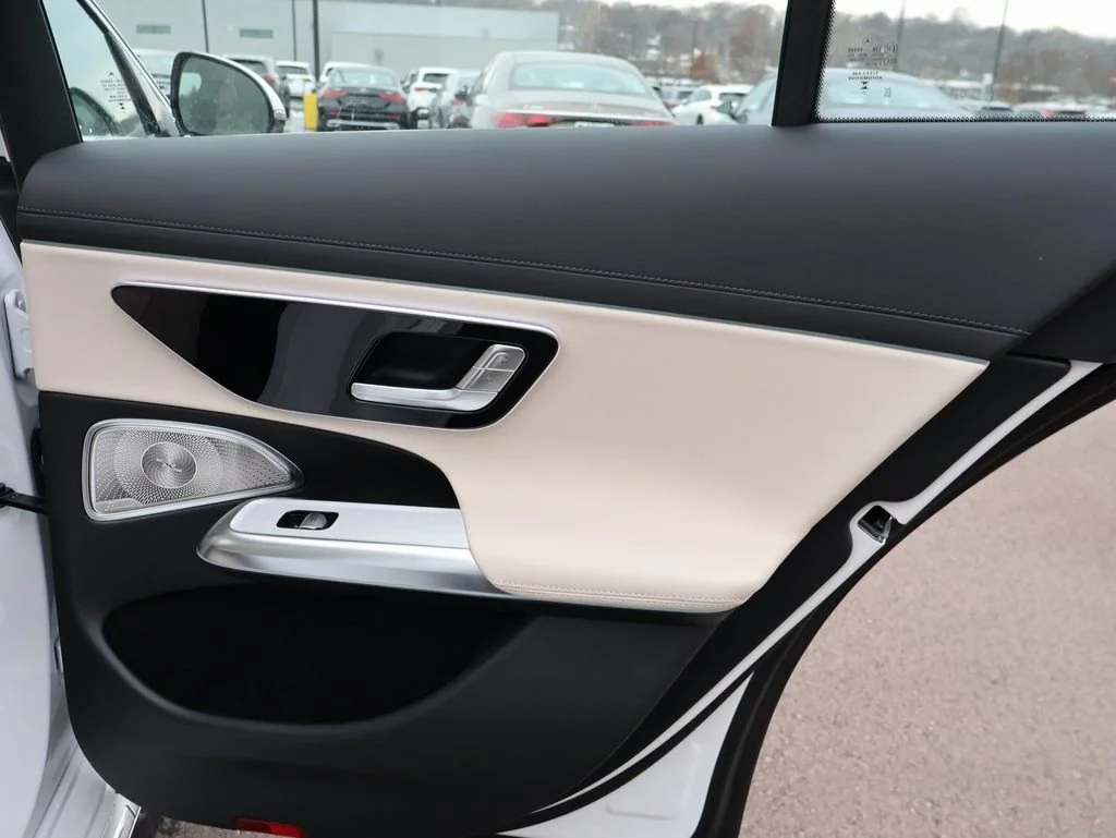 New 2026 MANUFAKTUR Moonlight White Metallic Mercedes-Benz E 350 image 58