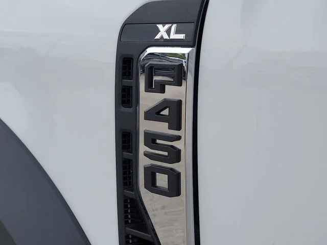 New 2026 Oxford White Ford XL image 9