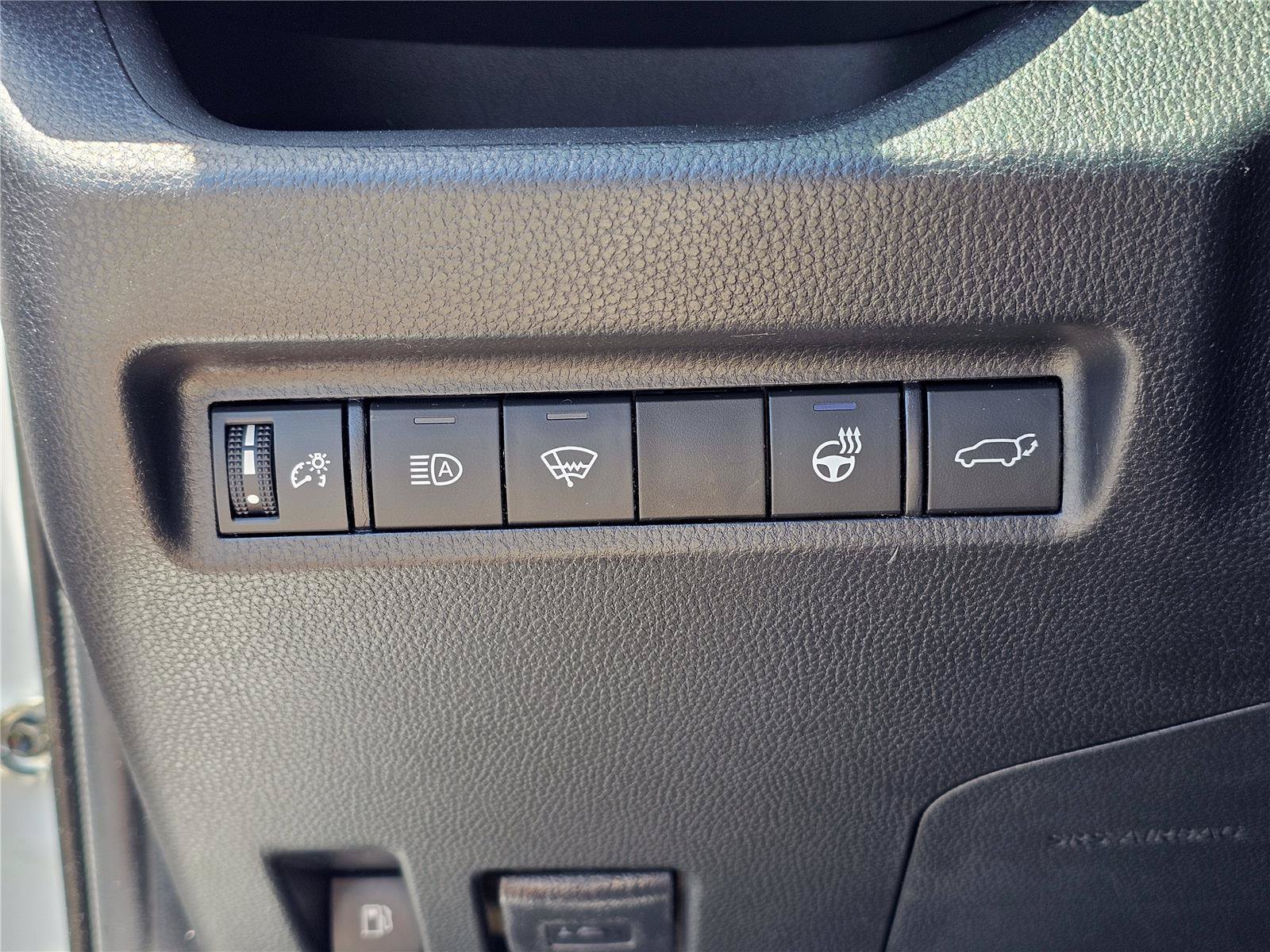 2021 Toyota RAV4 XSE - Photo 20
