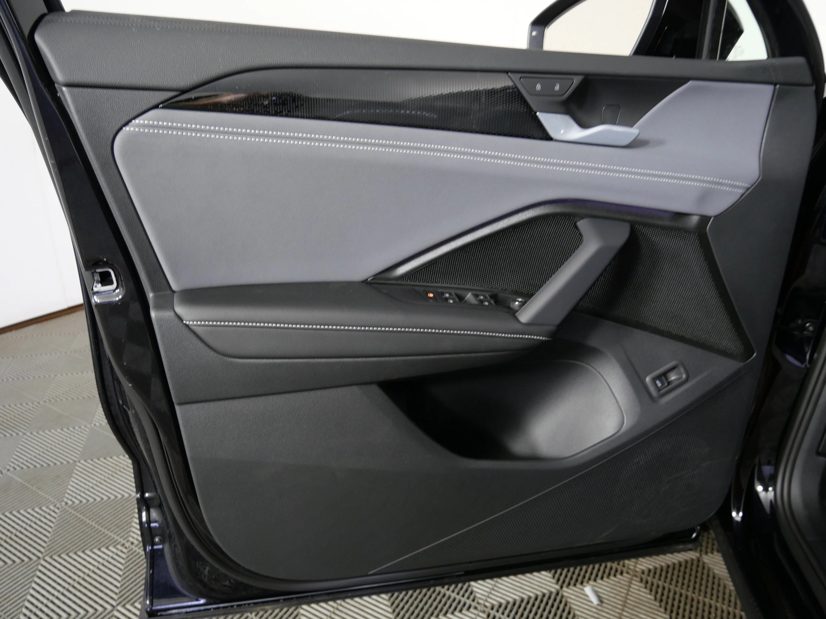 New 2026 Deep Black Pearl Volkswagen SE R-Line Black image 23