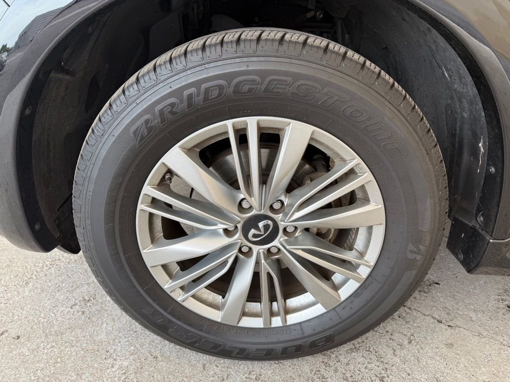 Used 2018 Black Obsidian INFINITI  image 4