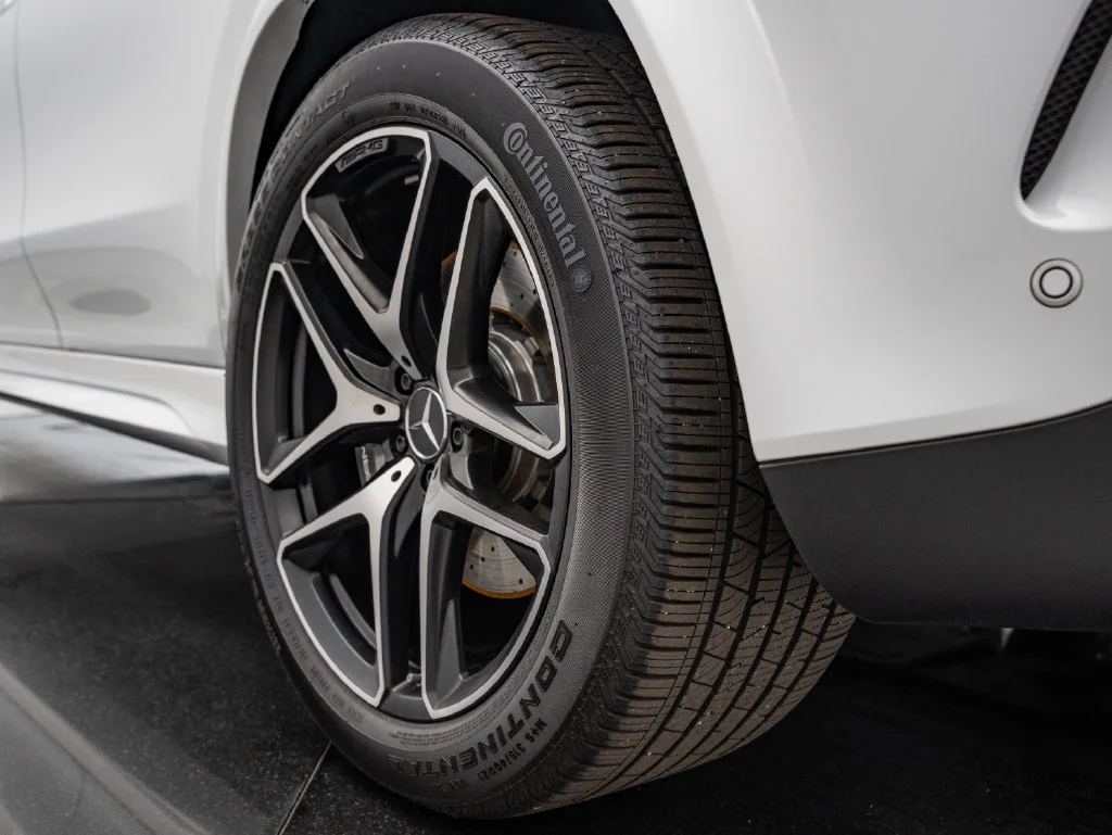 Used 2026 Manufaktur Moonlight White Metallic Mercedes-Benz GLE 53 AMG® image 52