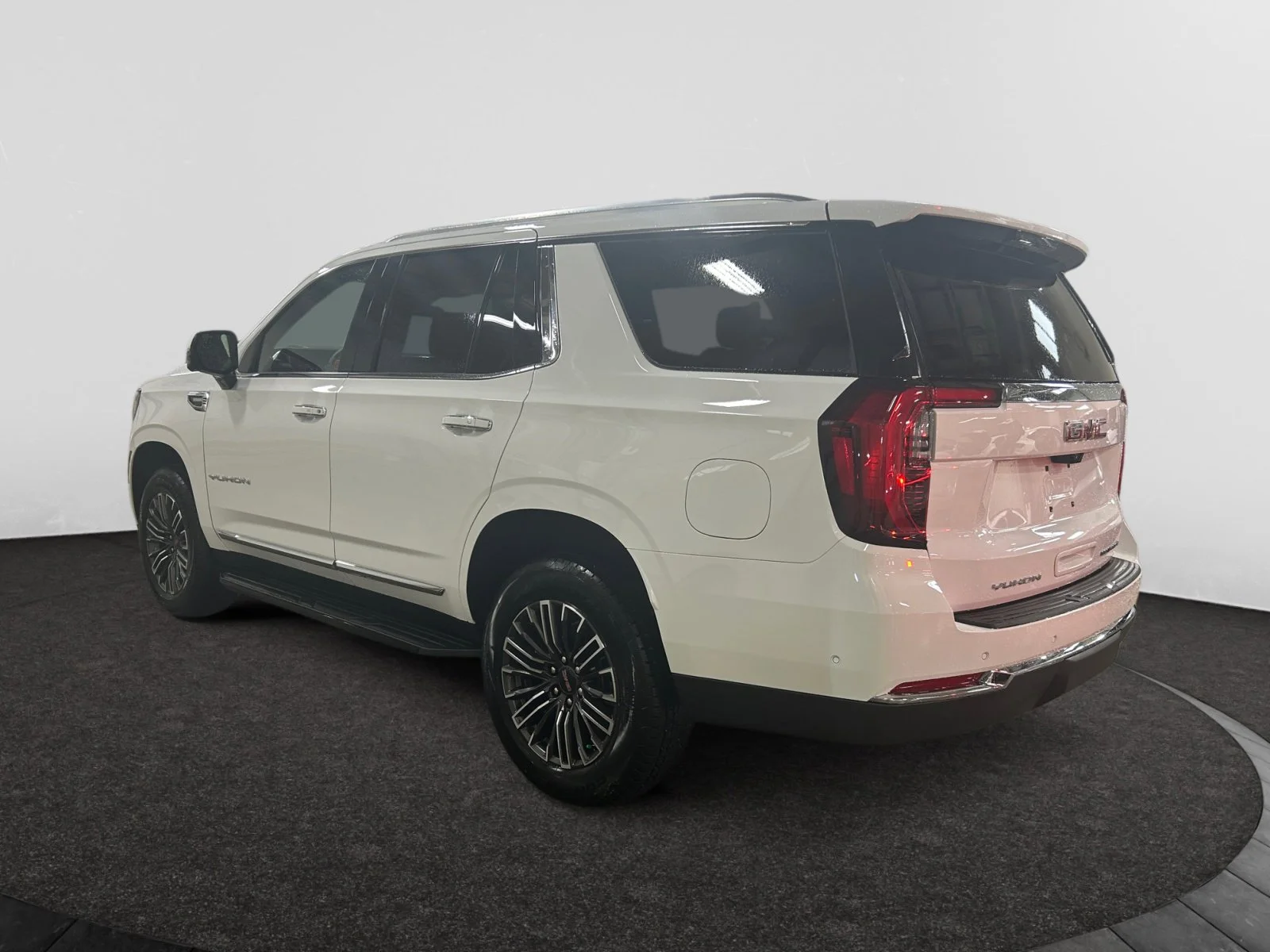 New 2026 Summit White GMC Elevation image 3
