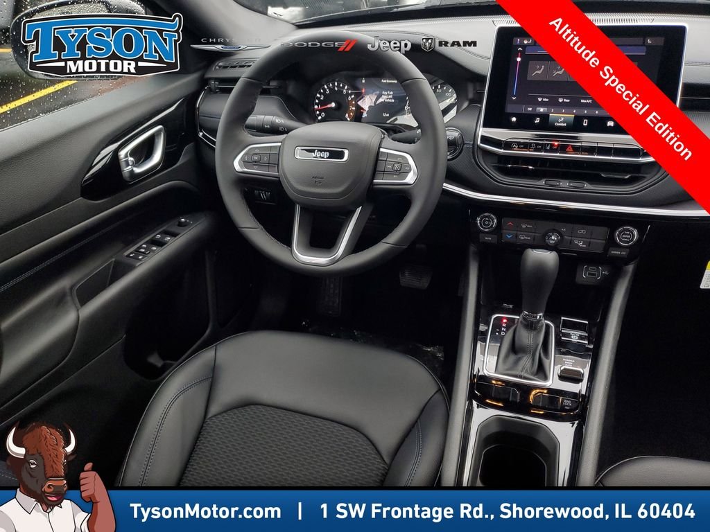 New 2026 Diamond Black Crystal Pearlcoat Jeep Latitude image 14