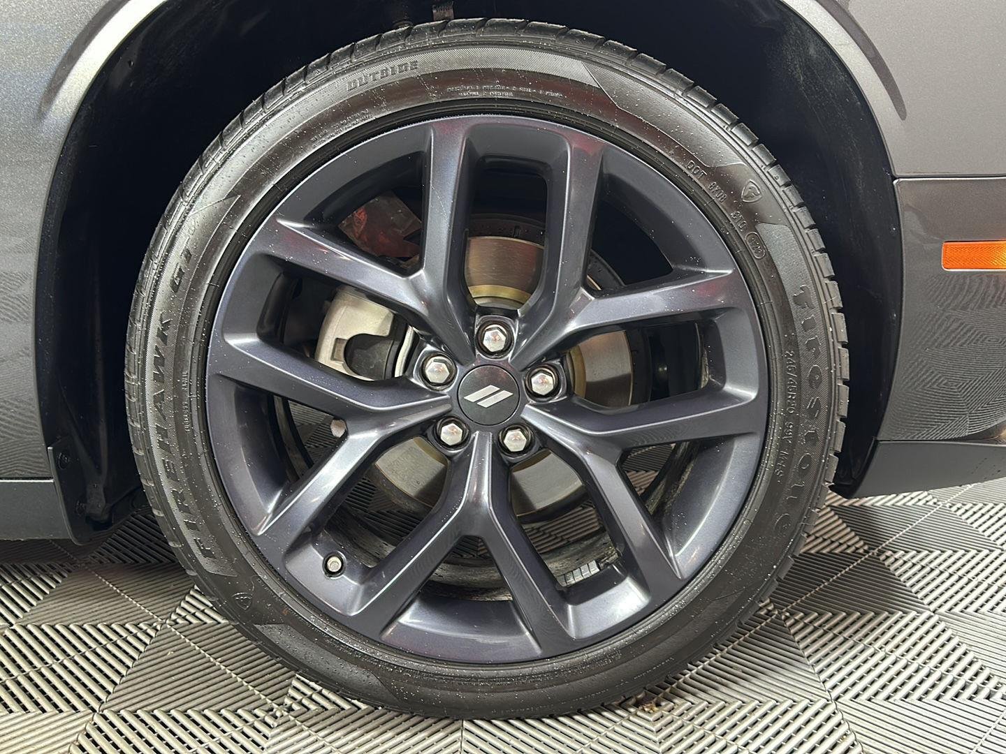 Used 2023 Granite Pearlcoat Dodge SXT image 12
