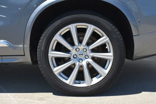 Used 2018 Gray Volvo T6 Inscription image 8